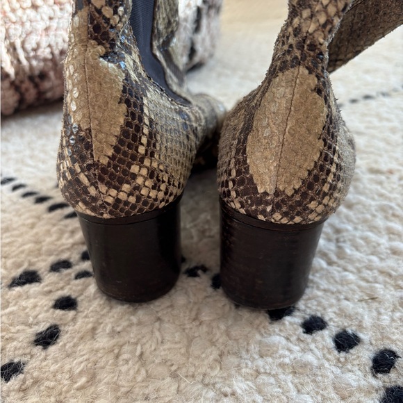 Isabel Marant Danae boots in snake print - Picture 6 of 7